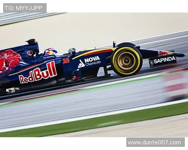 卡洛斯球星风采尽显足球场壁纸展示激情与荣耀