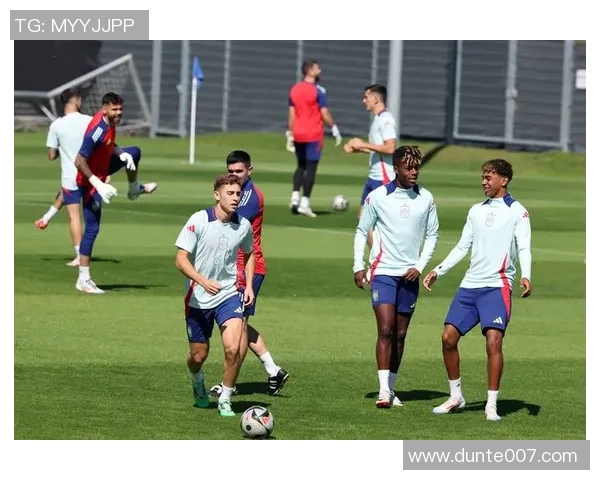 路人偶遇足球球星的真实反应和街头对话瞬间记录